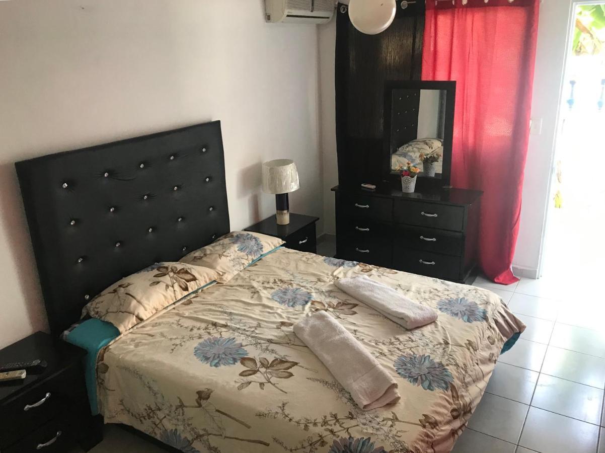 Hotel Restaurante Thomas Boca Chica Kültér fotó